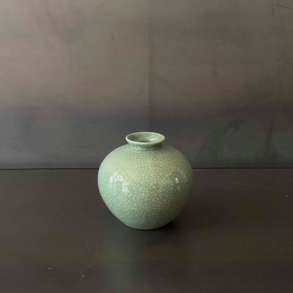 FLORERO BOLA CELADON CRAQUELADO. BOBEL014