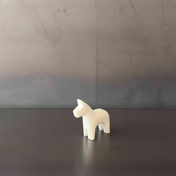 CABALLO BLANCO MARMOL.  BOMER093B