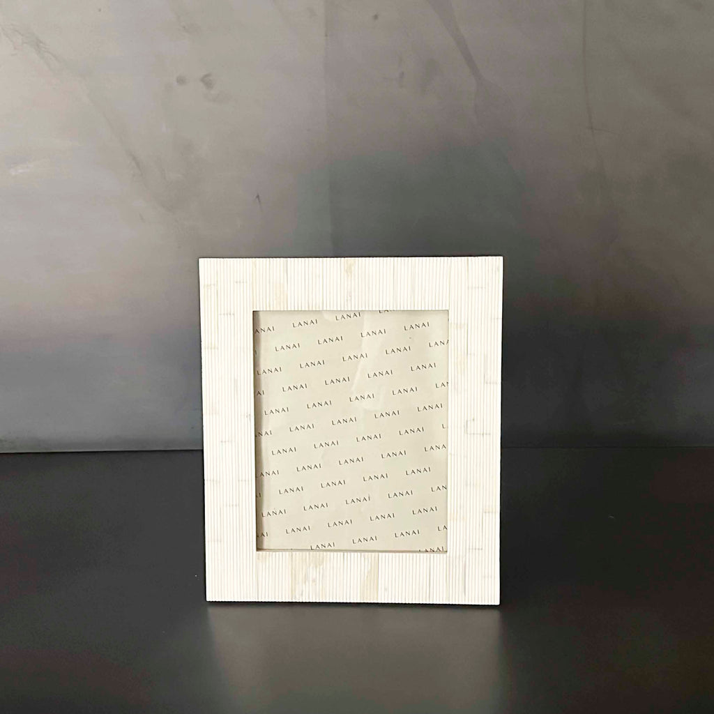 MARCO HUESO RAYAS 8X10"   EUBID003