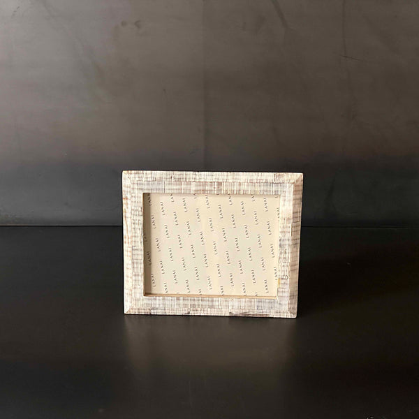 MARCO HUESO OBSCURO.   EUBID015