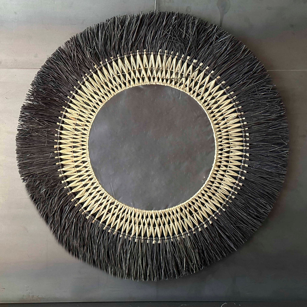 ESPEJO NEGRO.  INATA009