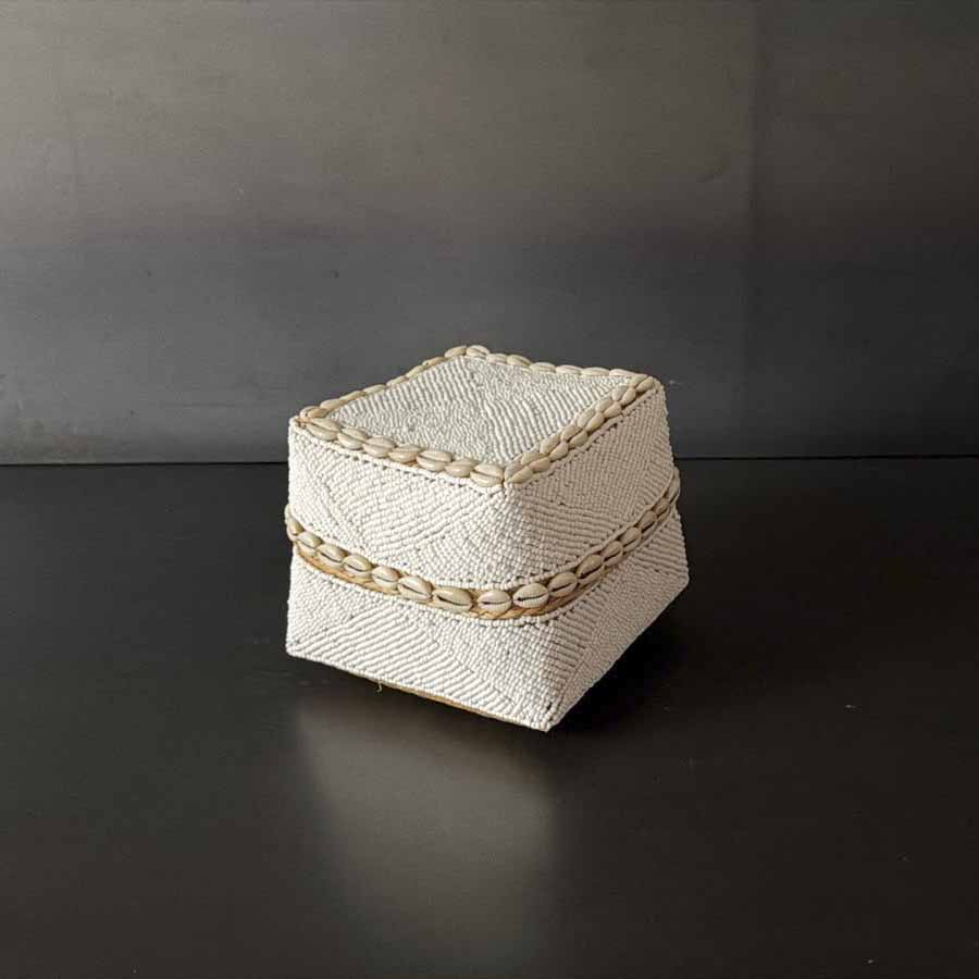 CANASTO BLANCO CUENTAS Y CONCHAS  XCH,  INJAY005D