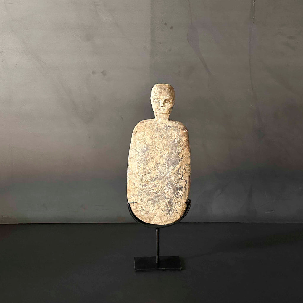 ESTATUA PLANA CON BASE. INKAL018