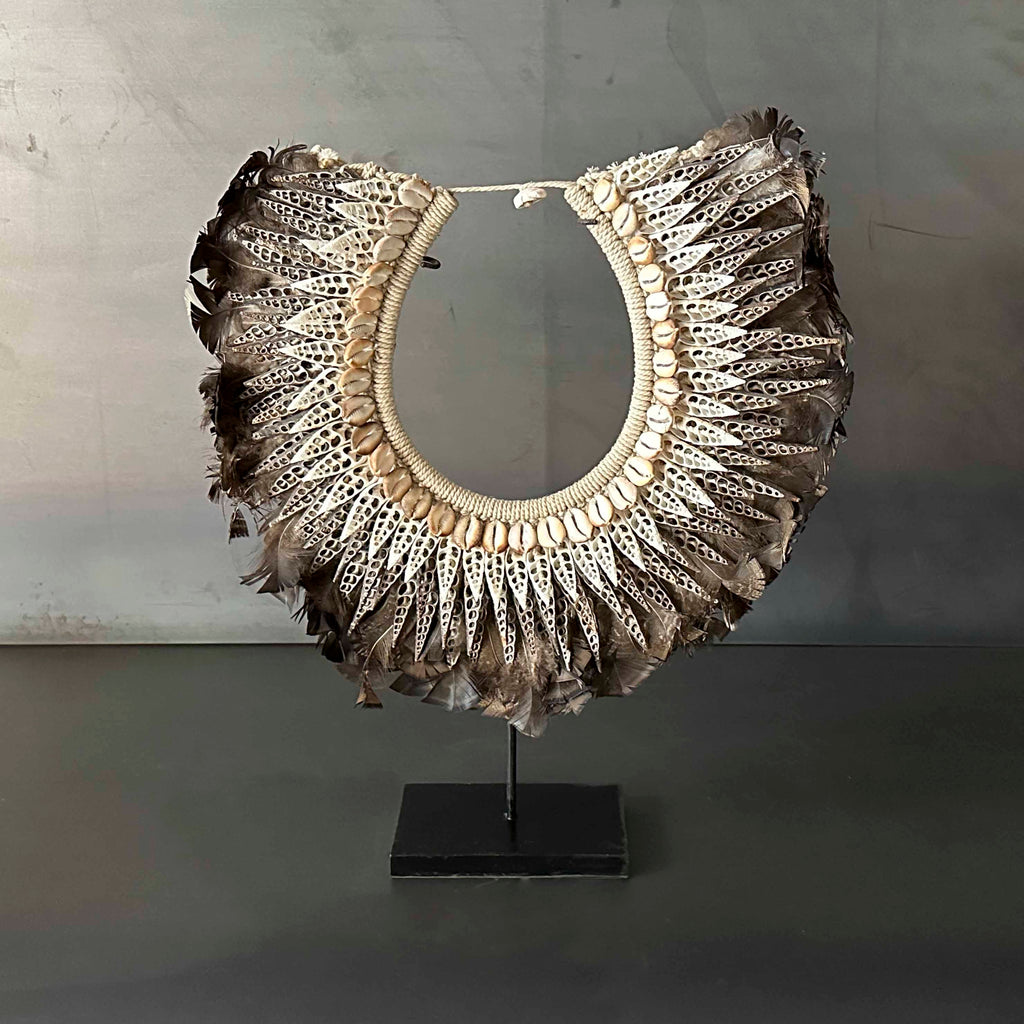 COLLAR PLUMAS GALLO .  INPAP059