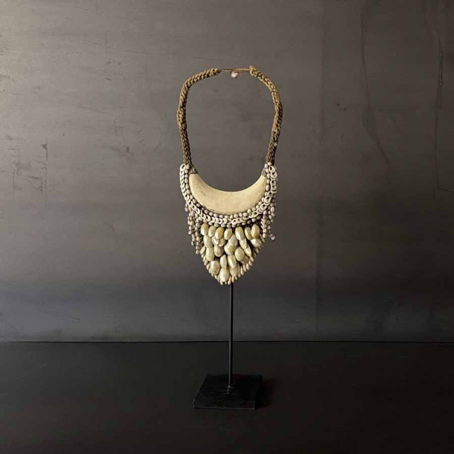 COLLAR YUA CUENTAS CON BASE.  INPAO077