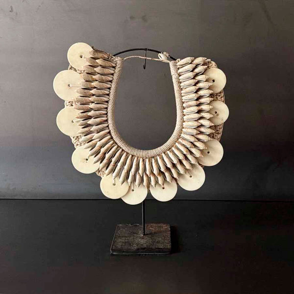 COLLAR CARACOLES NAUTILUS CON BASE.   INPAP081