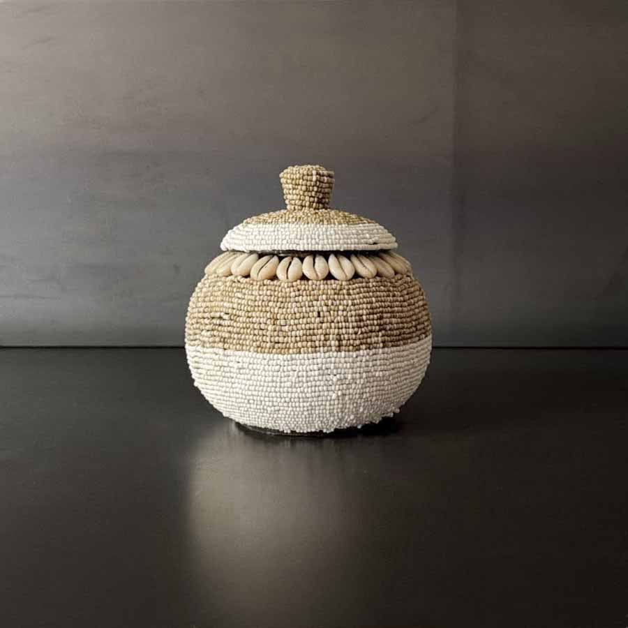BOWL CON TAPA CUENTAS BLANCO Y BEIGE GDE.    INSAG069A