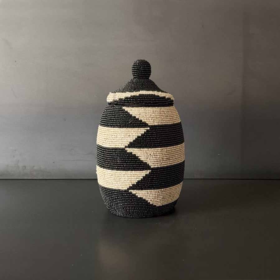 BOWL CON TAPA NEGRO Y BEIGE.  INSAG073A