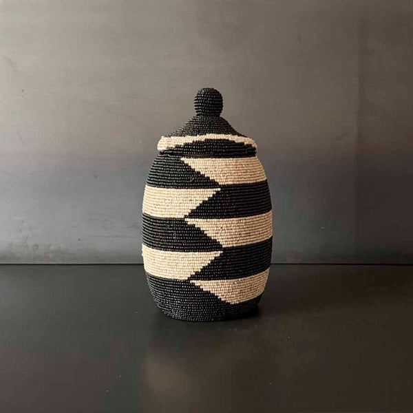 BOWL CON TAPA NEGRO Y BEIGE.  INSAG073A