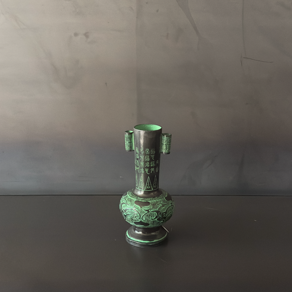 FLORERO BRONCE.   BOBEL020
