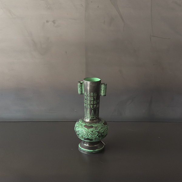 FLORERO BRONCE.   BOBEL020