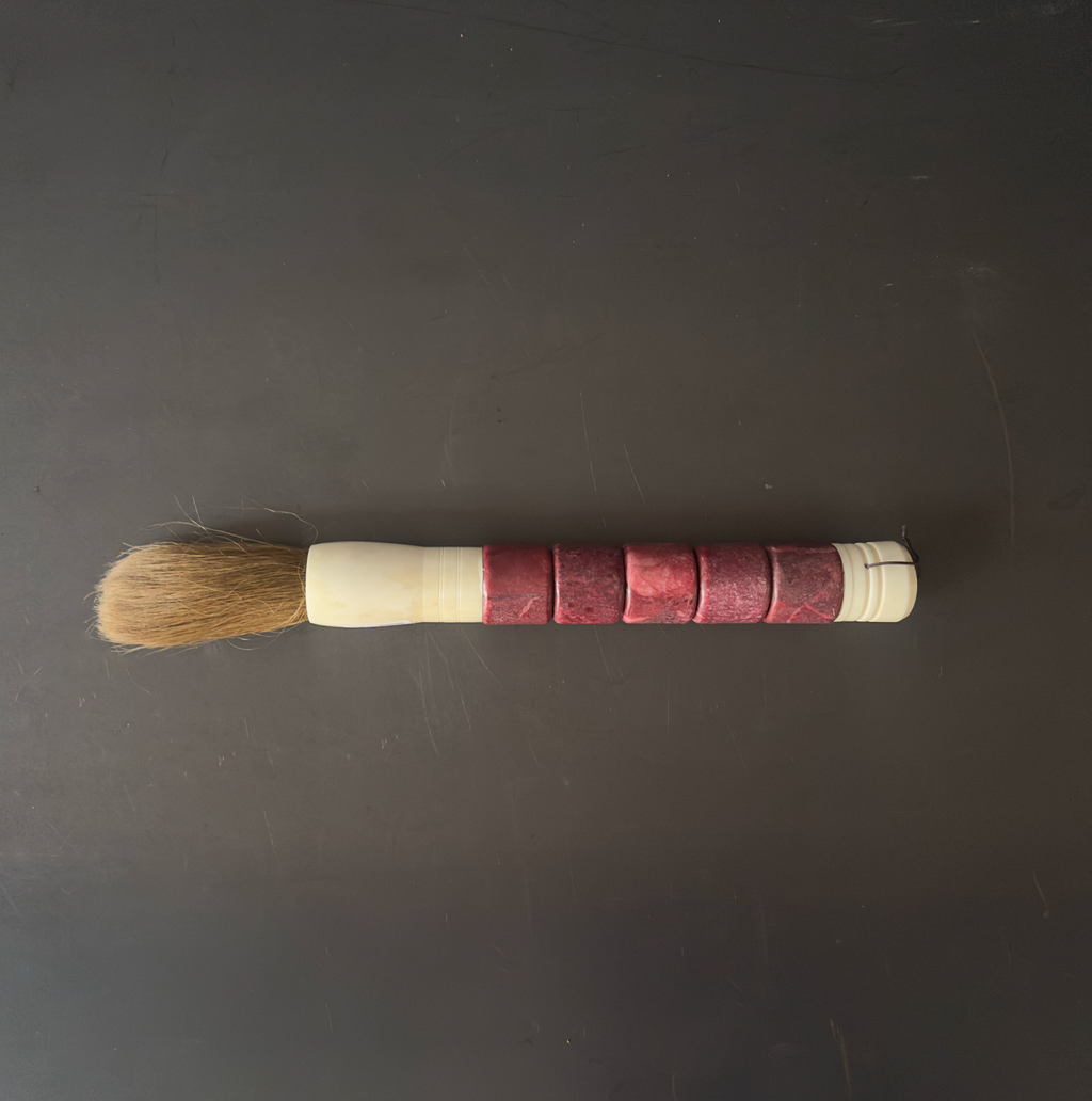 PINCEL PIEDRA ROJO.  BOMER114