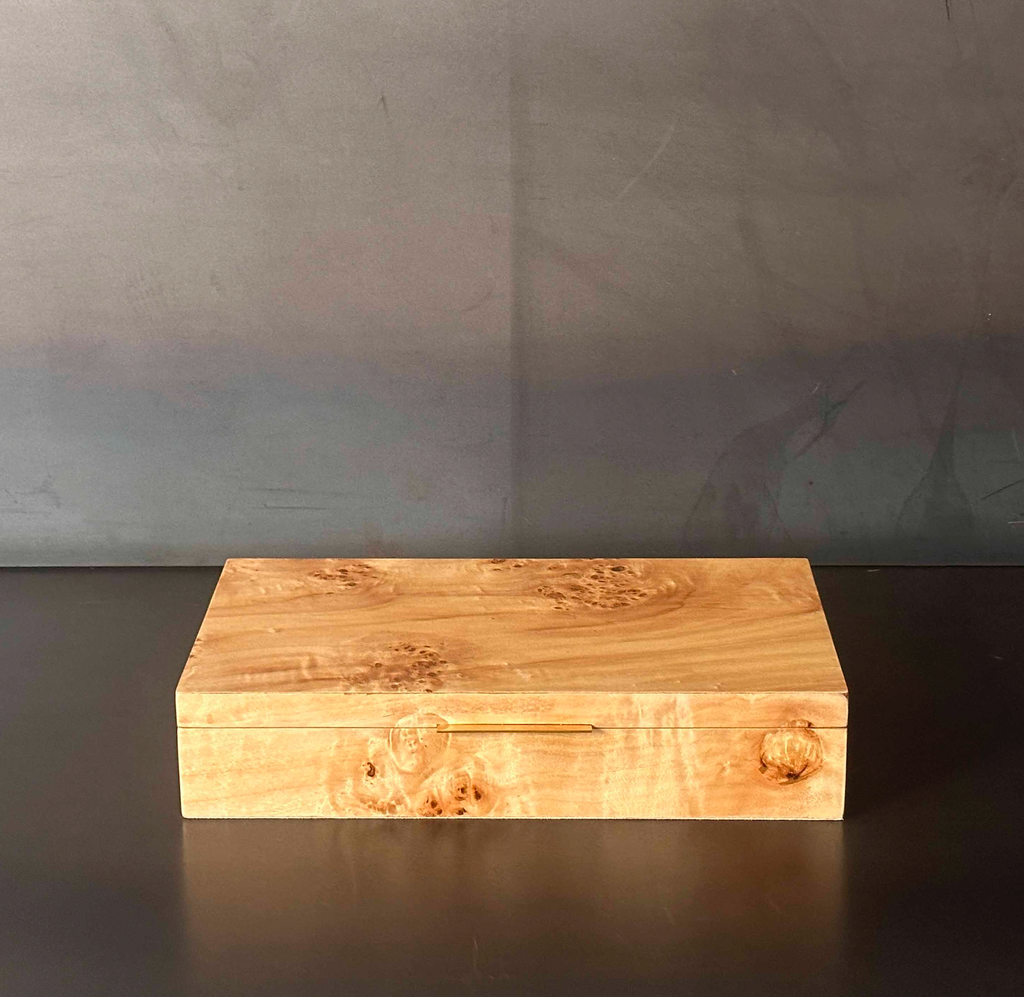 CAJA  MADERA ASA DORADA.  EUZOD019