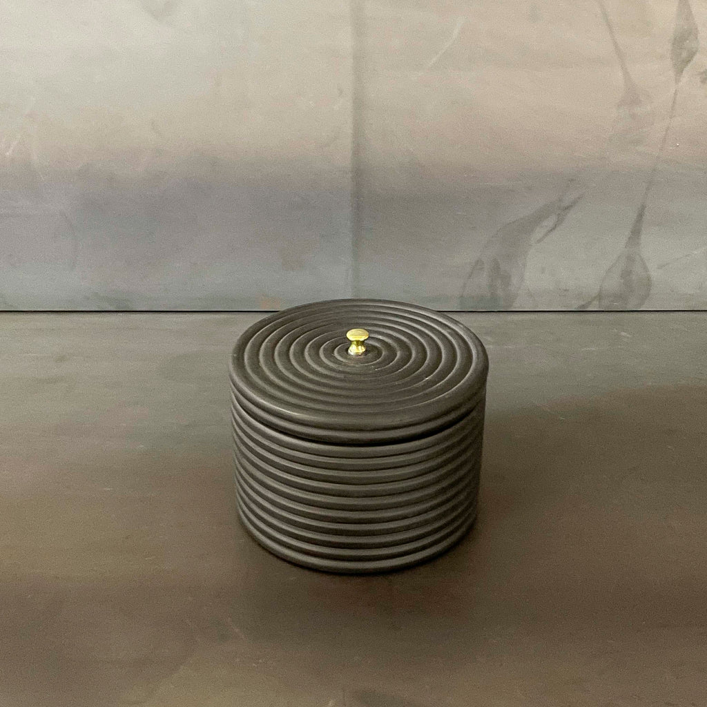 CAJA NEGRA CIRCULOS  BOCRE050