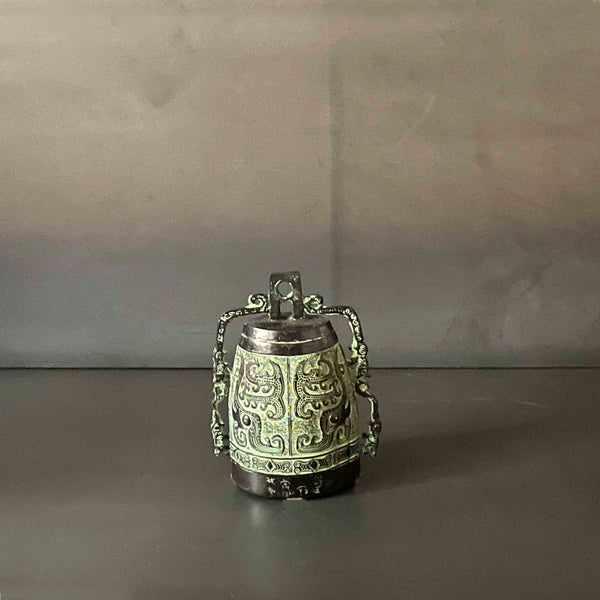 CAMPANA BRONCE CHICA CON BASE  BOMER030C