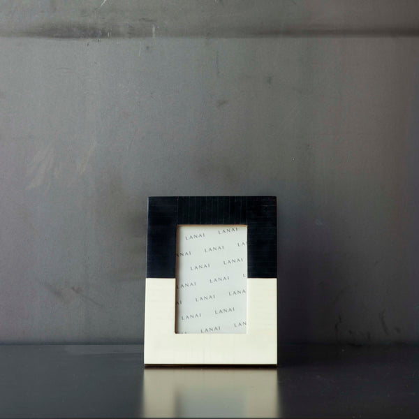 MARCO NEGRO CON BLANCO. BOCRE025