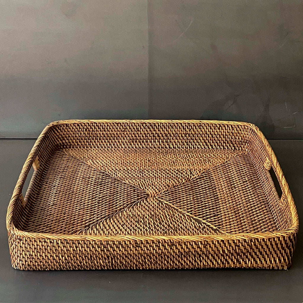 CHAROLA CUADRADA RATTAN NATURAL.  INREAL030A